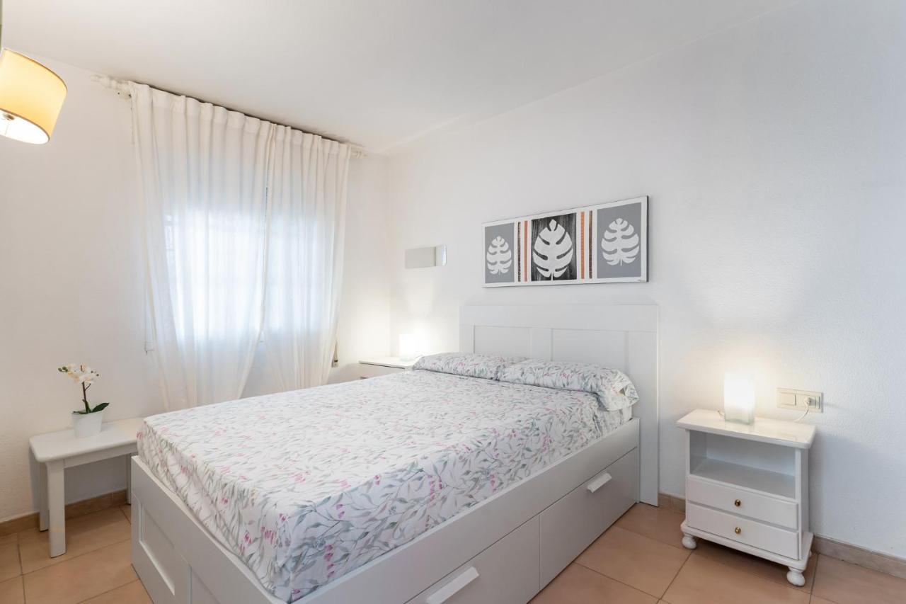 טורמולינוס Lovely Apartment Next To The Beach מראה חיצוני תמונה